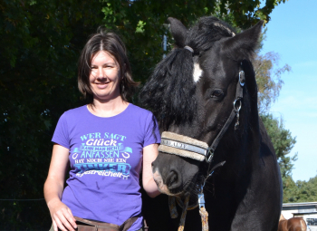 Bettina Ramm mit ihrem Pferd Charismo